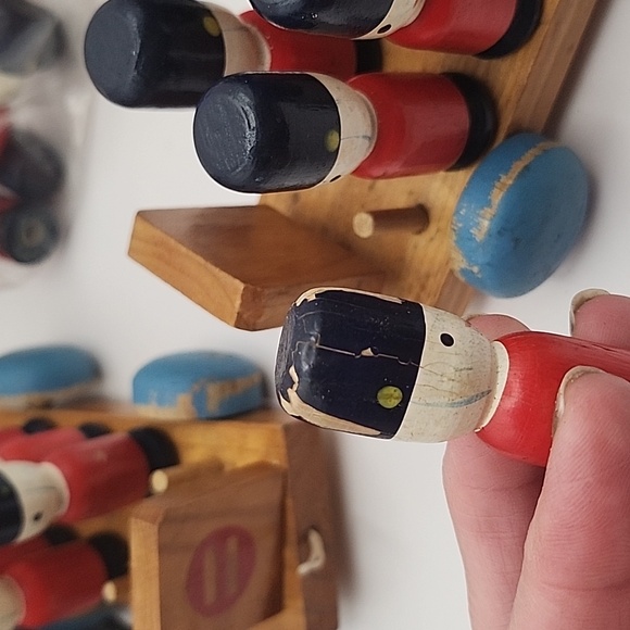 Vintage Pull along Wooden Toy Train & 30 Hand Painted Toy Soldiers - Picture 10 of 10